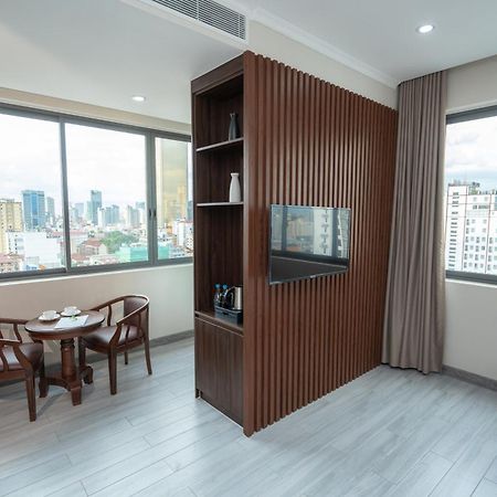 The Onra Hotel Phnom Penh Exterior photo