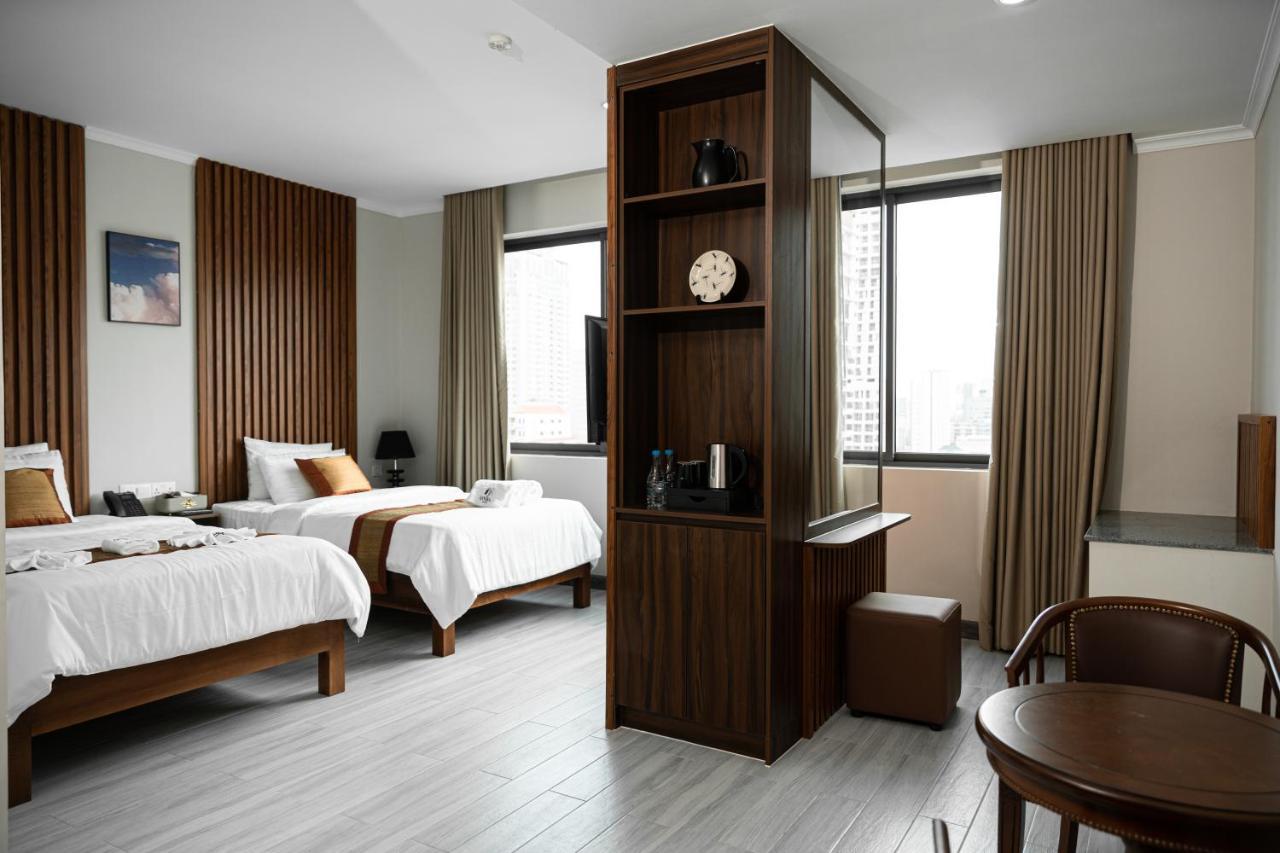 The Onra Hotel Phnom Penh Exterior photo