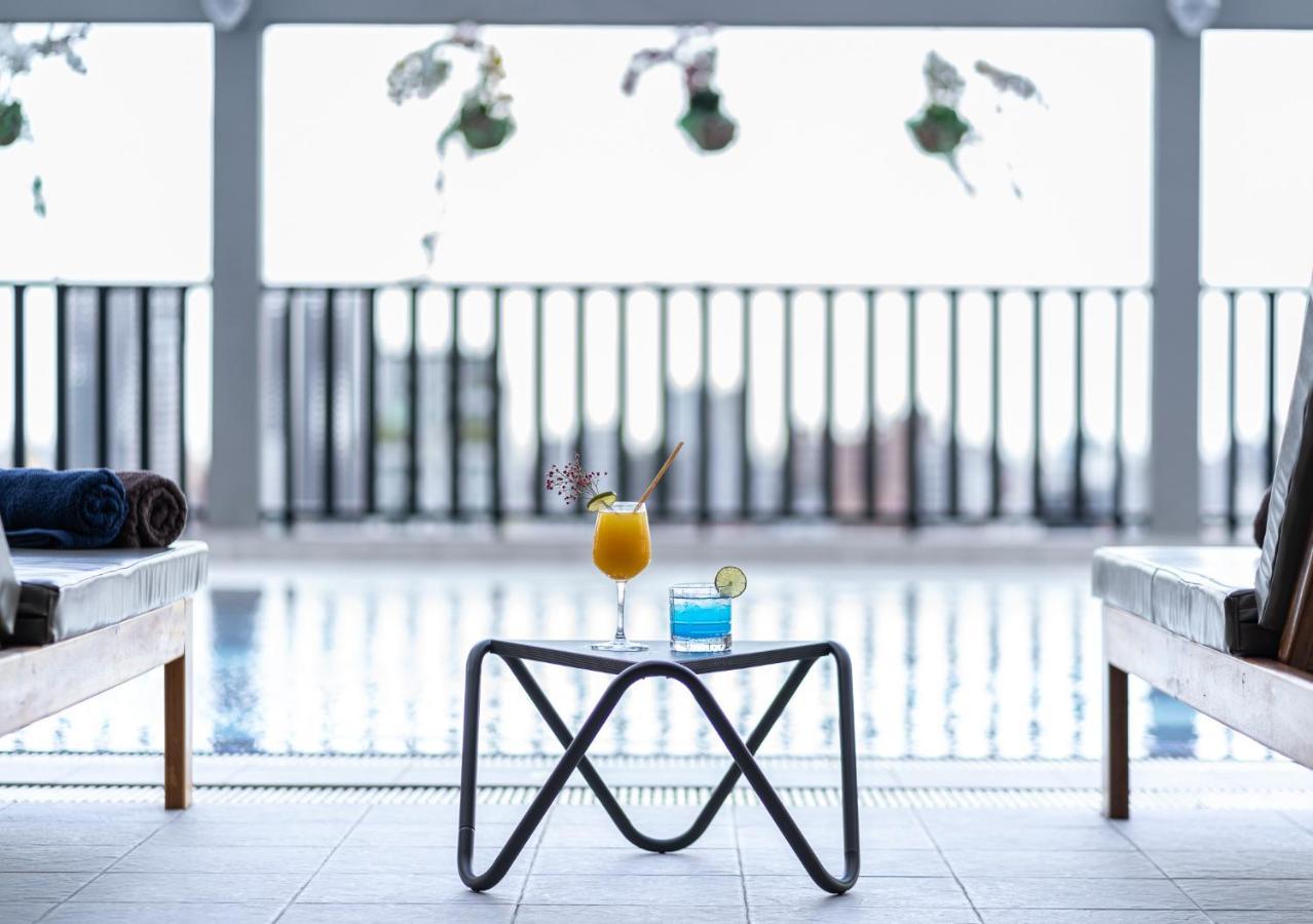 The Onra Hotel Phnom Penh Exterior photo