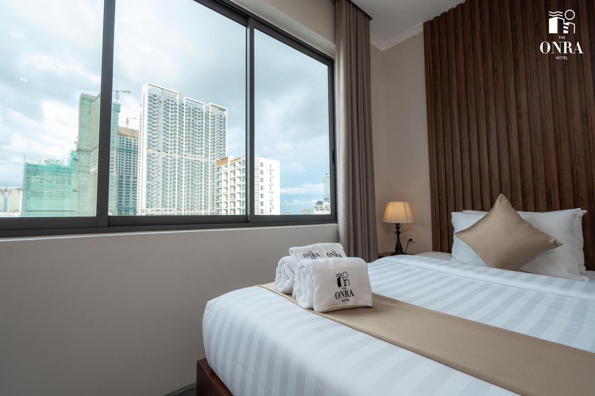 The Onra Hotel Phnom Penh Exterior photo