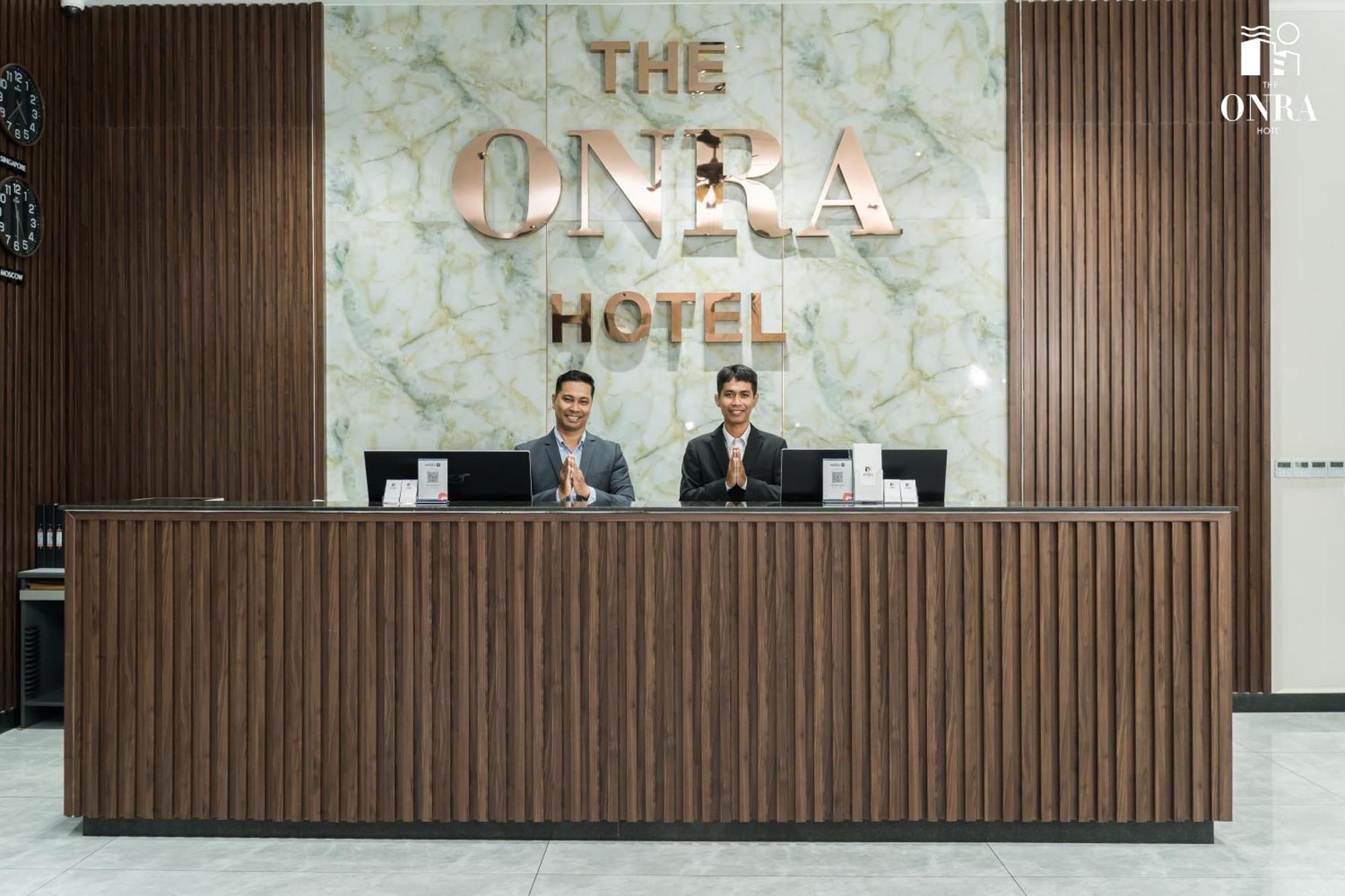 The Onra Hotel Phnom Penh Exterior photo